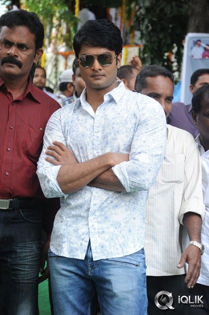 Senior-Naresh-Son-Debut-Movie-Launch-By-Mahesh-Babu